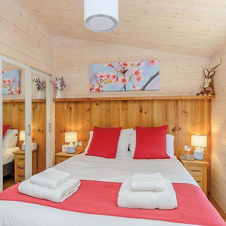 Hazelhurst Lodges Ashover Exterior photo
